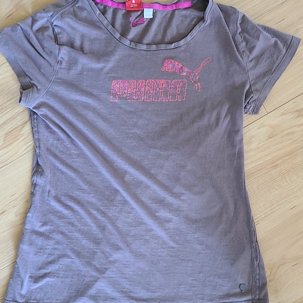 Puma women's Tshirt - small